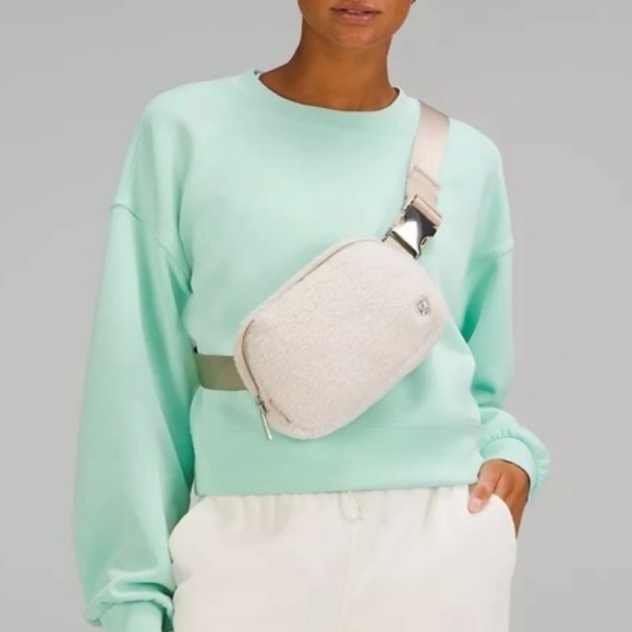 lululemon Everywhere Fleece Belt Bag 1L Natural Ivory/Trench NWT